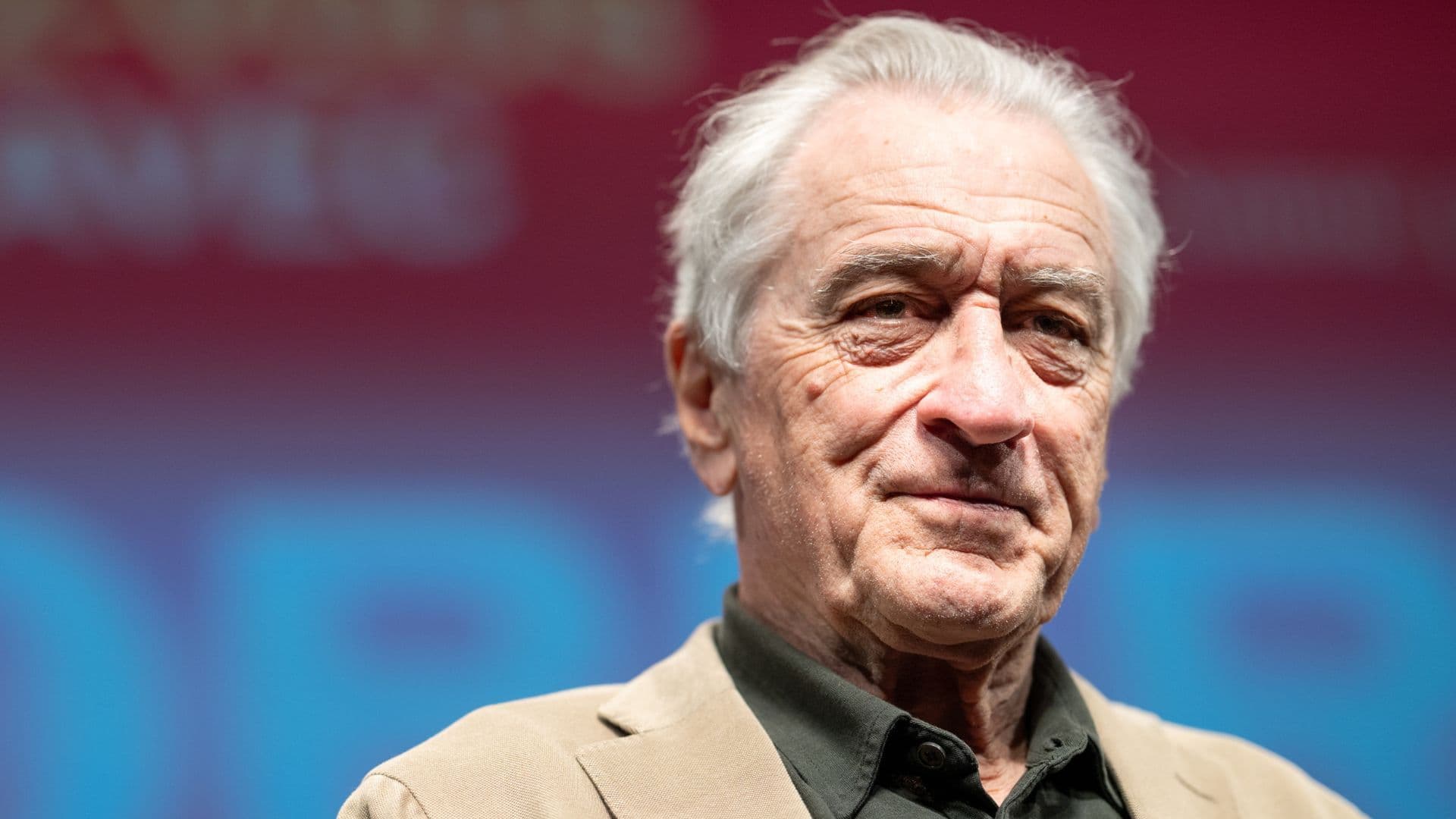 Robert De Niro Hunts a Serial Killer in New Netflix Thriller Based on Bestselling Novel cover image