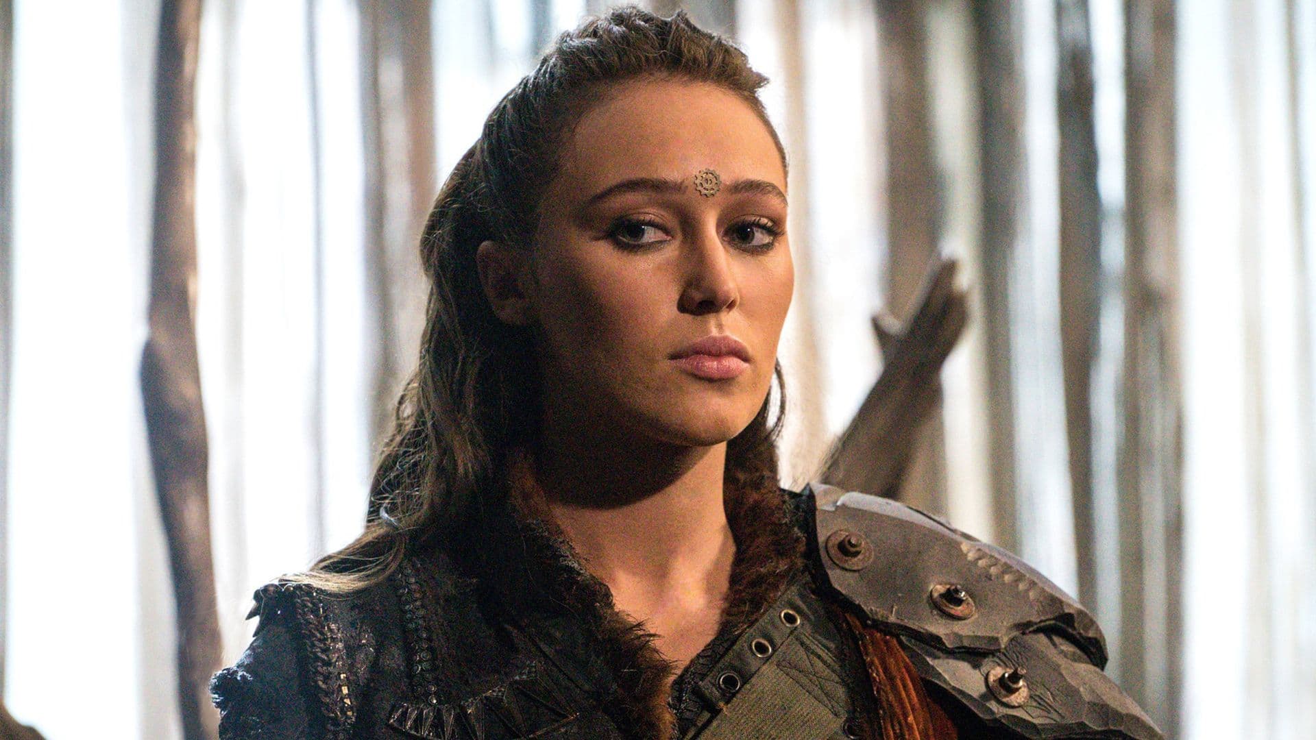 The Dystopian CW Series The 100 is Perfect For The Walking Dead Fans cover image