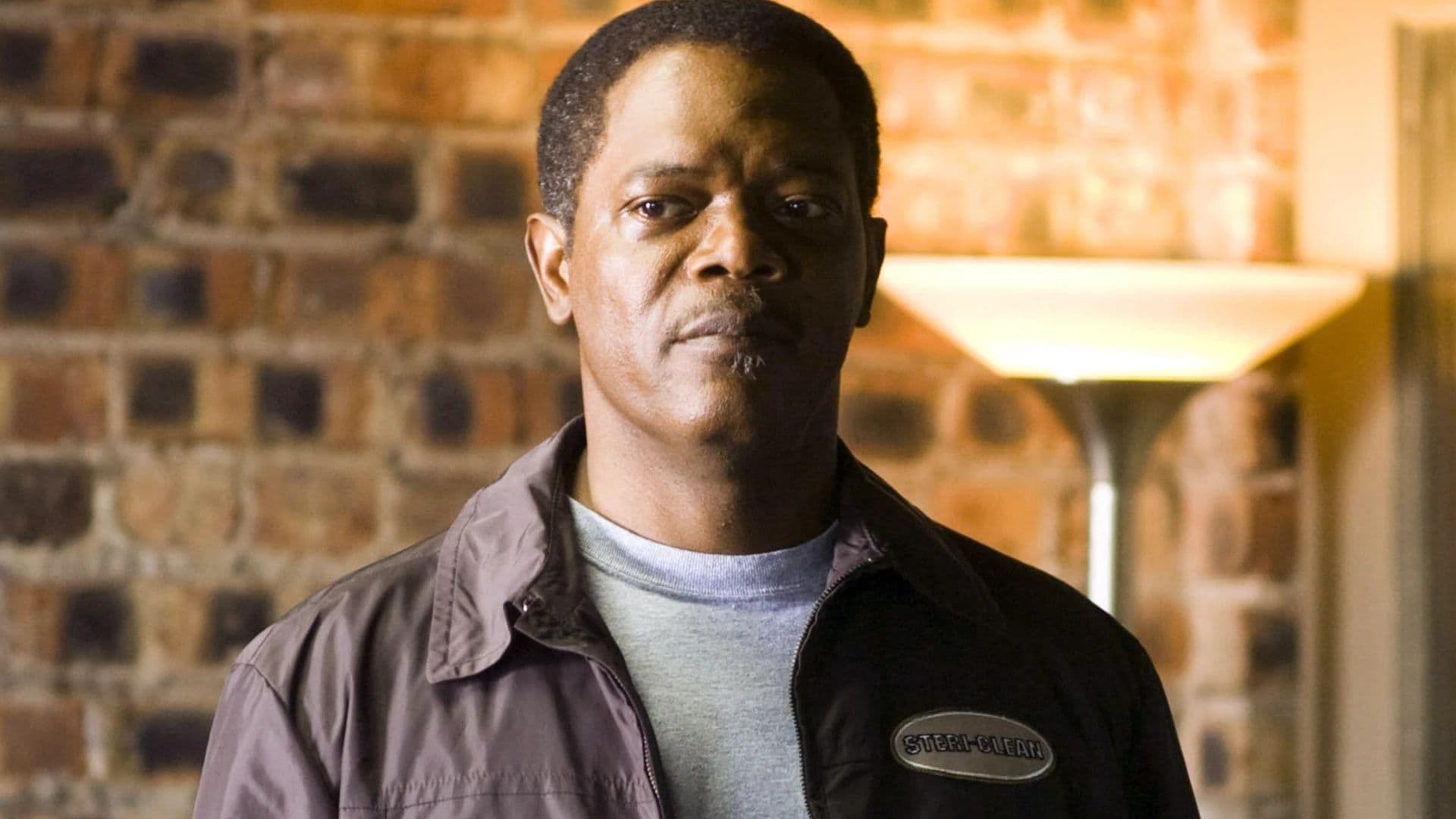 Samuel L. Jackson's Crime Thriller Cleaner Is a Netflix Hit 19 Years Later cover image