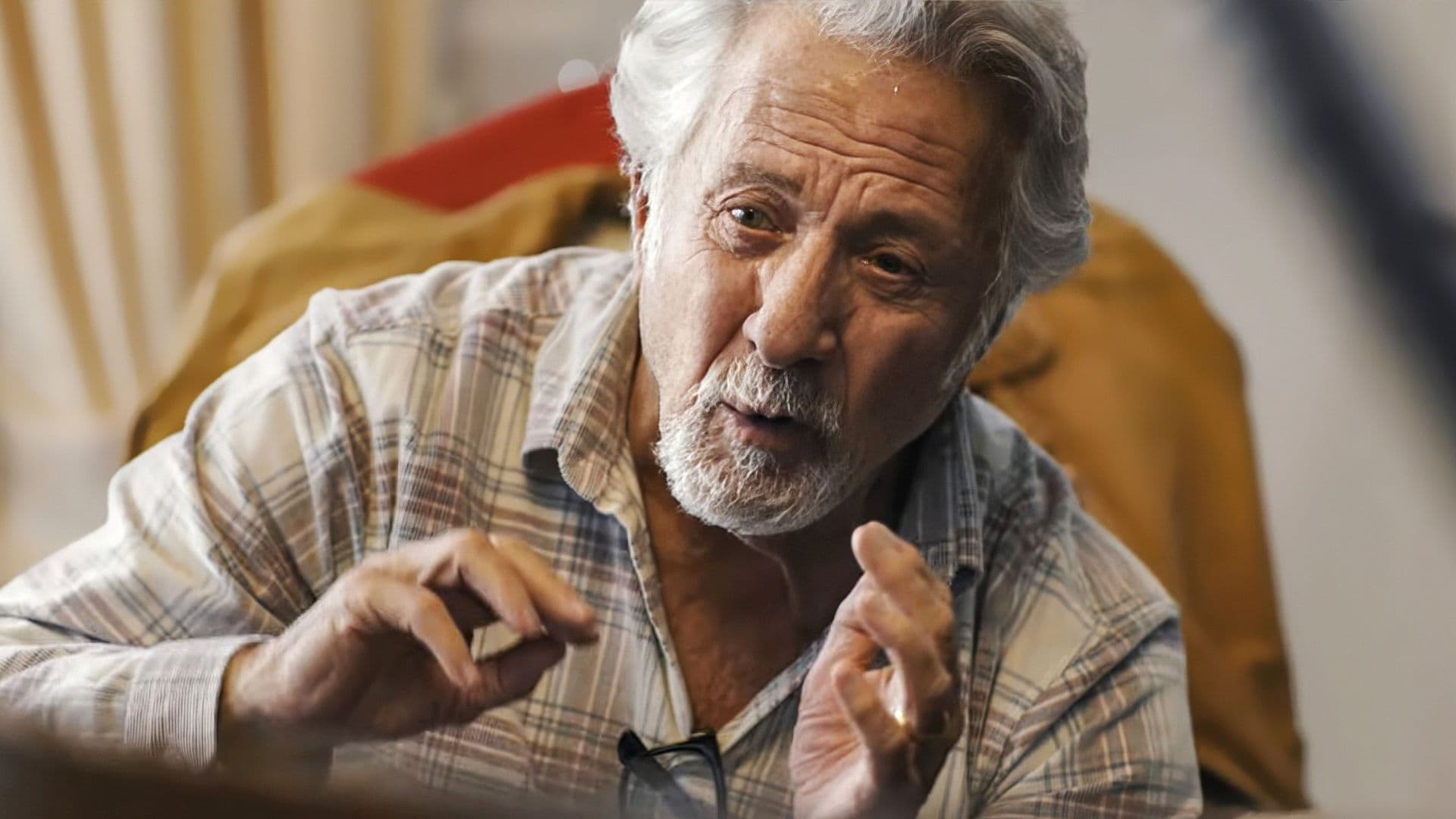 Dustin Hoffman's New R-Rated Crime Thriller Has Critics & Audiences in Agreement on Rotten Tomatoes cover image