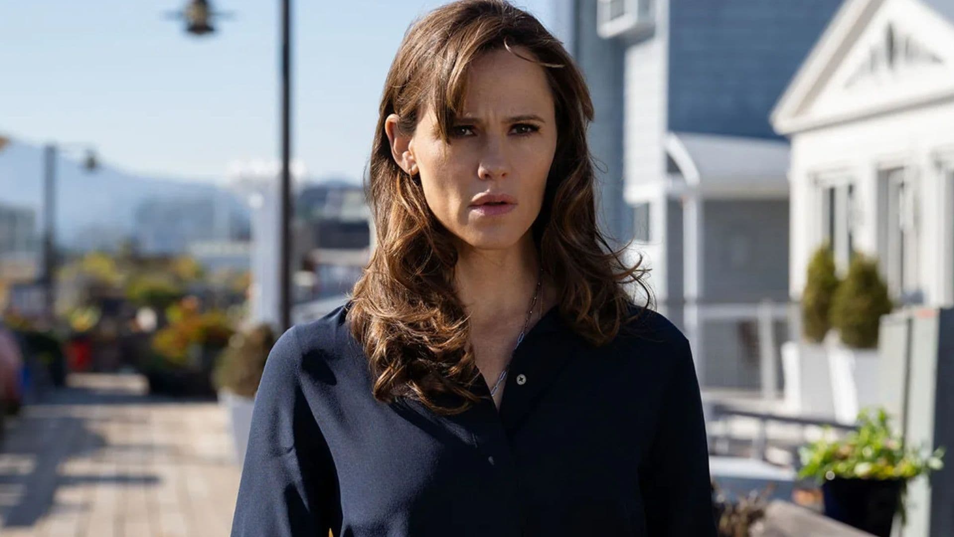 Jennifer Garner's Apple TV+ Thriller Based on a No. 1 Bestseller Surges on Streaming cover image