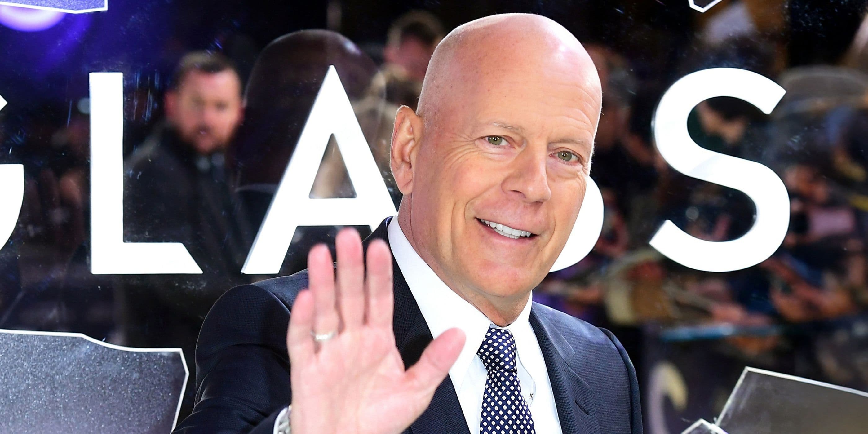 Bruce Willis Goes Full John Wick in This Explosive 33-Year-Old Streaming Hit Movie News breakdown cover image