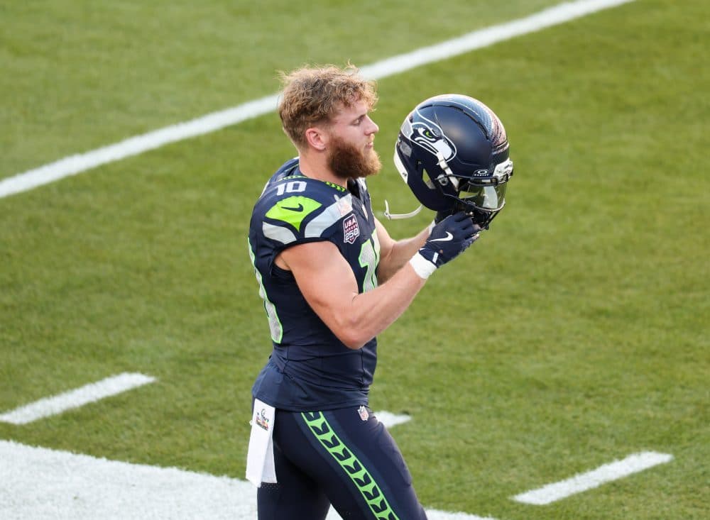 Tech Investor Vinod Khosla to Acquire the NFL's Seattle Seahawks for $9.6 Billion cover image